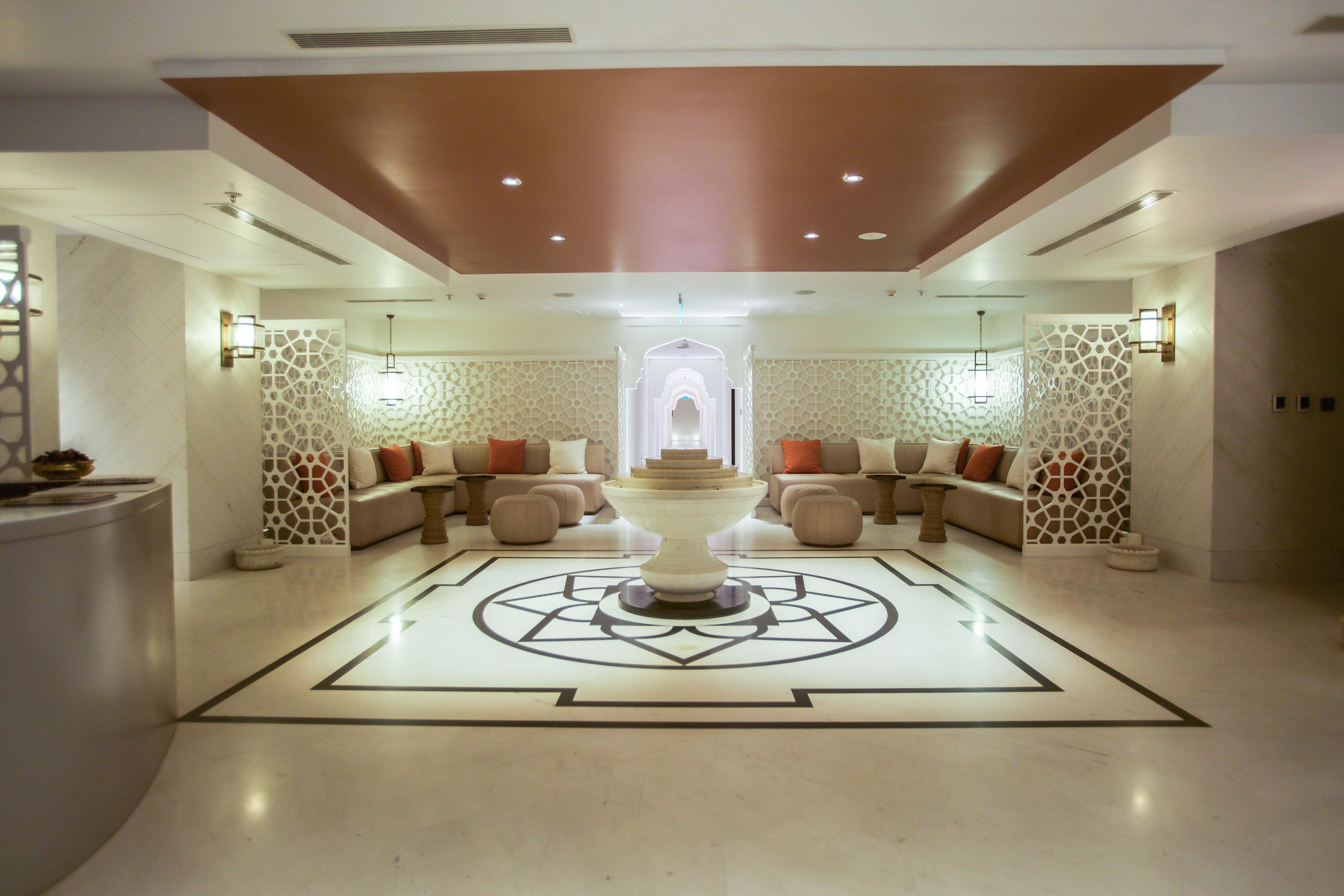 Crowne Plaza Chennai Adyar Park, An Ihg Hotel Exterior foto The spa at the Taj Mahal Palace, Mumbai