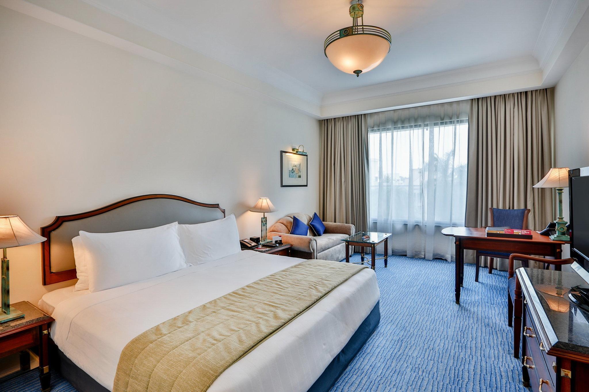 Crowne Plaza Chennai Adyar Park, An Ihg Hotel Exterior foto A room at the hotel