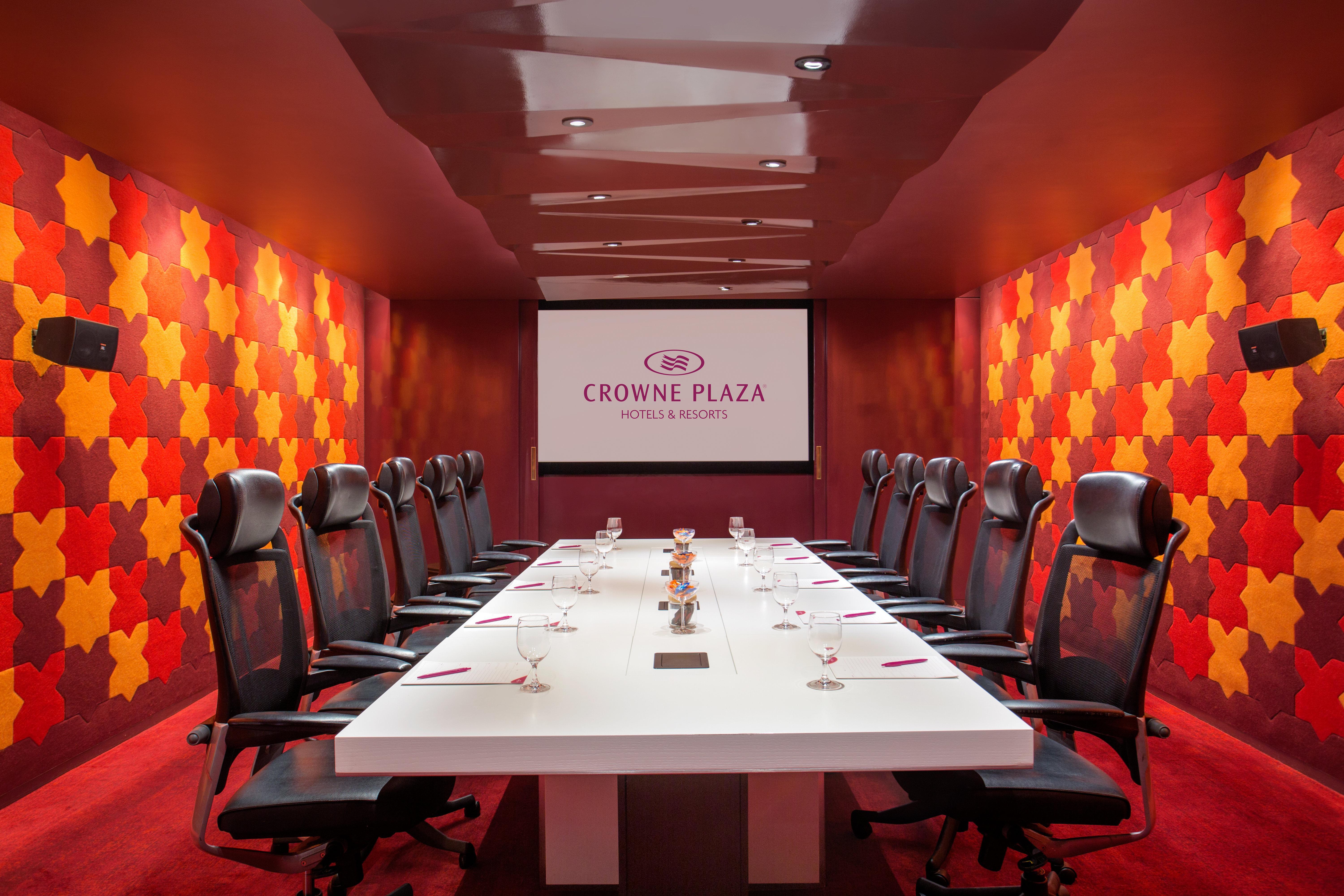 Crowne Plaza Chennai Adyar Park, An Ihg Hotel Exterior foto Meeting room