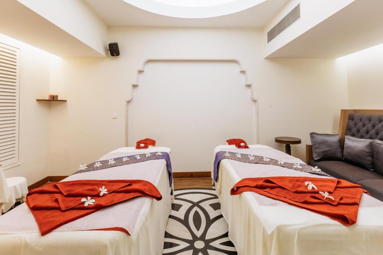 Crowne Plaza Chennai Adyar Park, An Ihg Hotel Exterior foto Spa at the Taj Mahal Palace, Mumbai